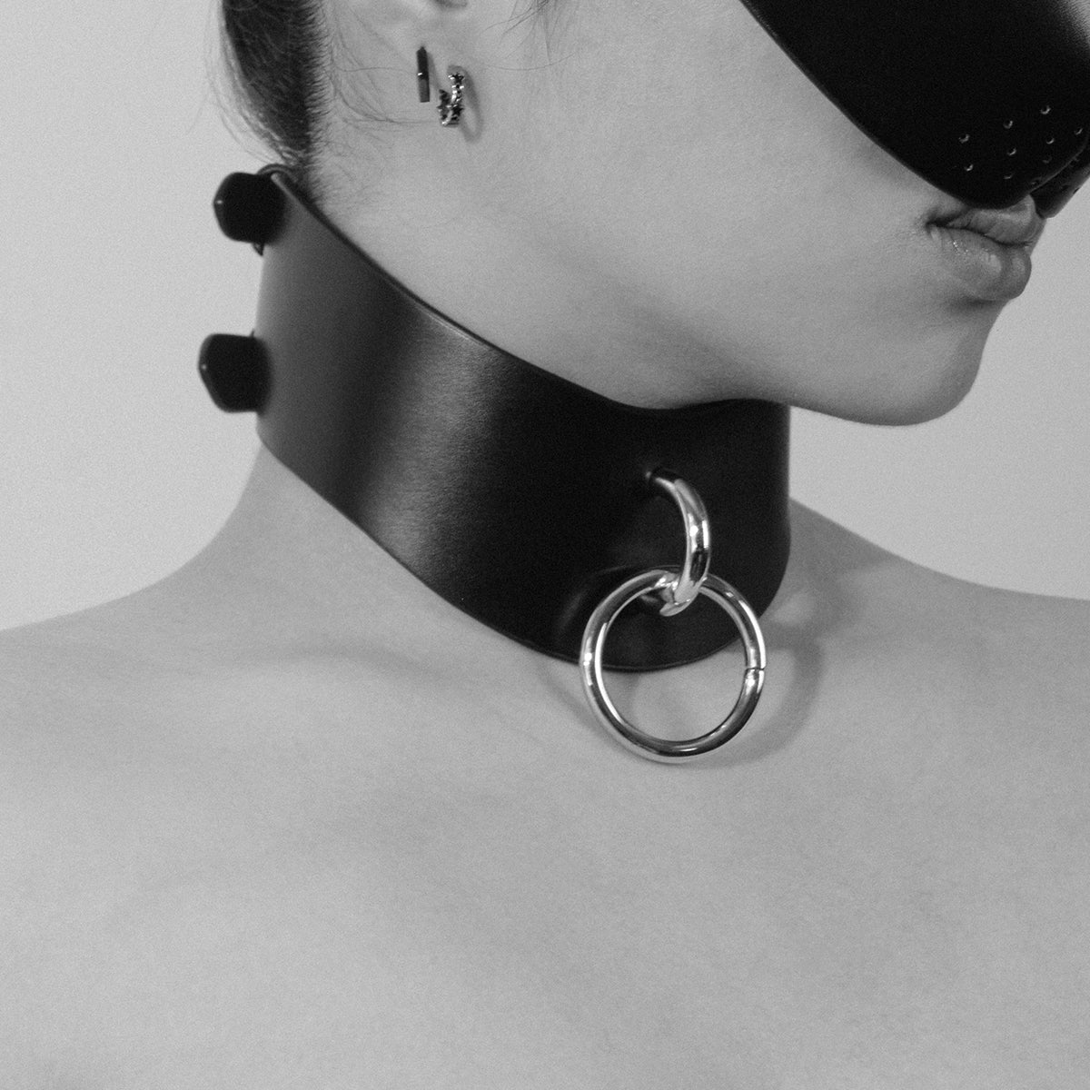 Hollow Front O-Ring Choker