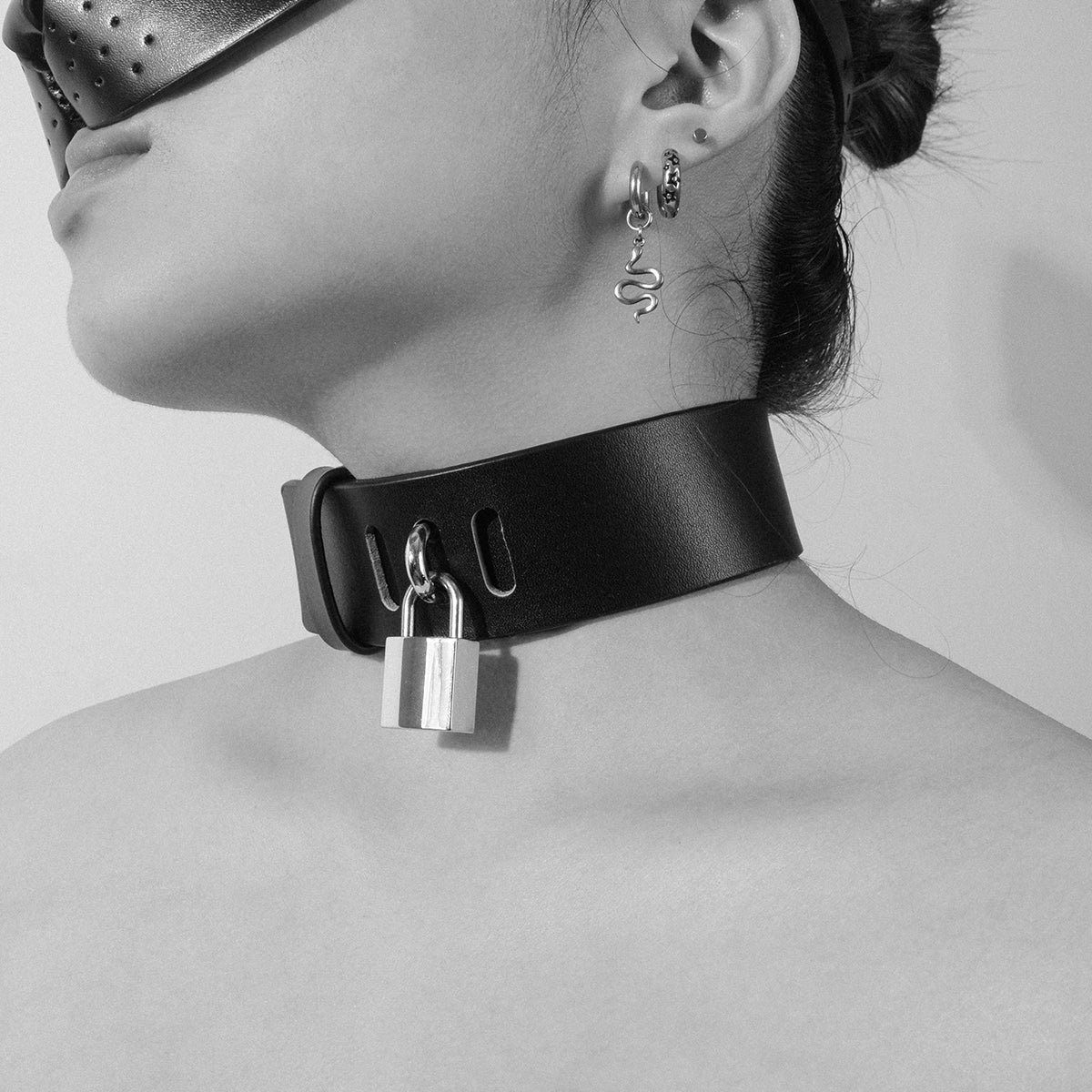 Delicate Padlock Collar