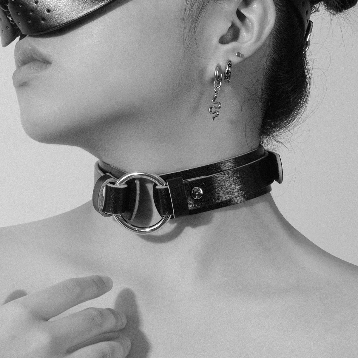 Padded O-ring Choker